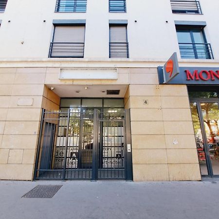 Le Valmy: Appartement Lumineux Au Pied Du Metro Lyon Dış mekan fotoğraf