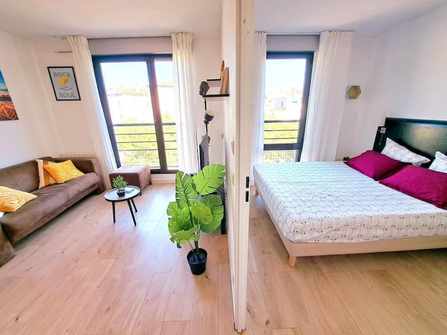 Le Valmy: Appartement Lumineux Au Pied Du Metro Lyon Dış mekan fotoğraf